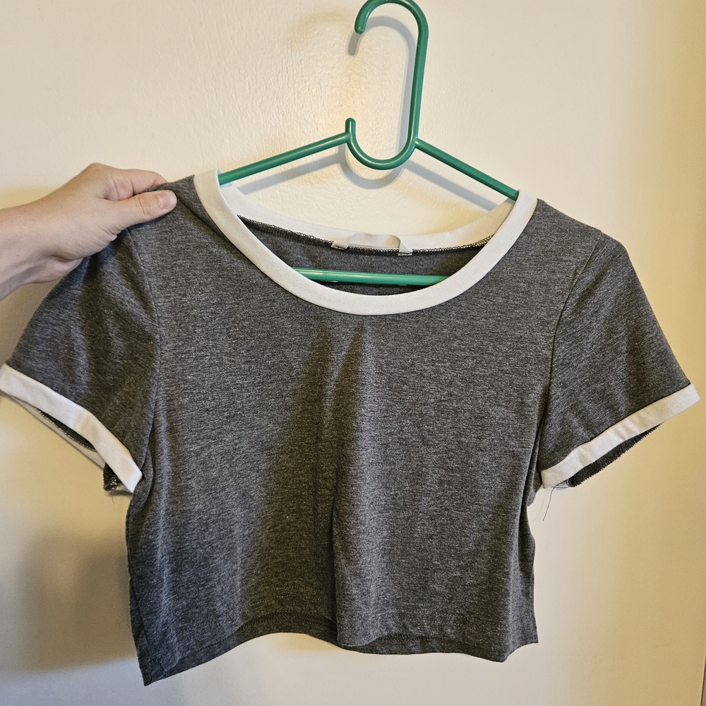 ROMWE Gray and White Tee